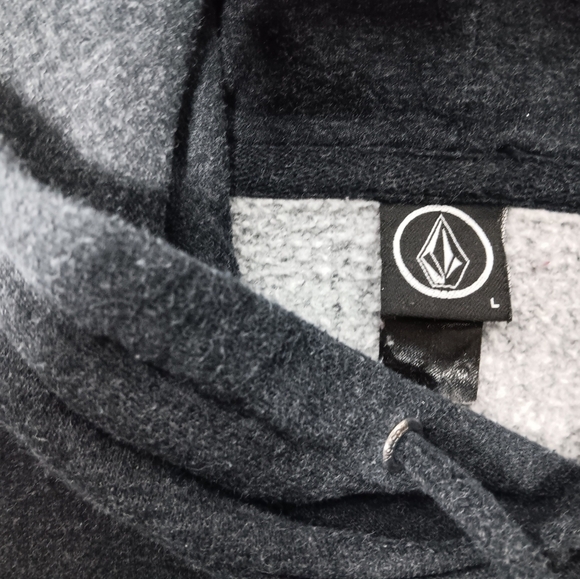 Volcom boys Hoodie.  Size L - Picture 8 of 8